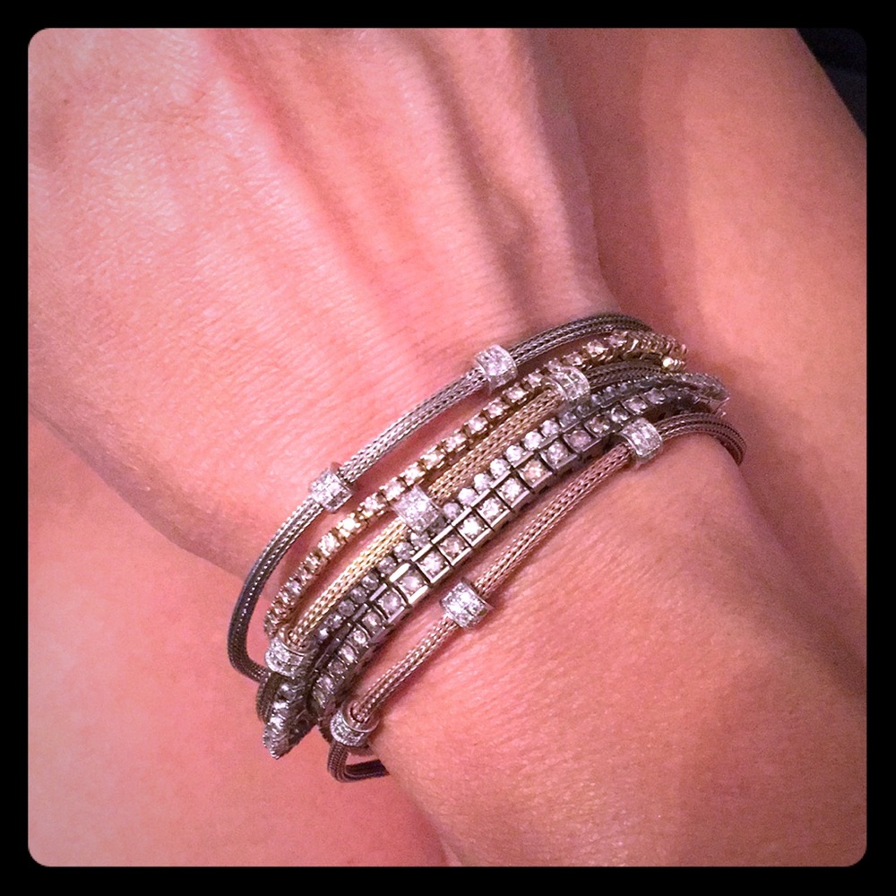 Pretty!! Love my newest Posh Purchase!